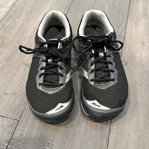 Altra The Instinct Zero Drop Runners men’s 8.5 (42)